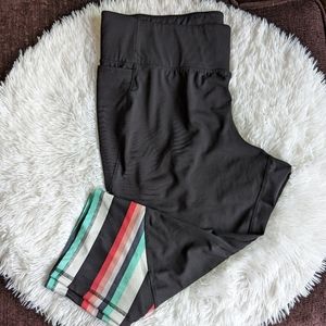 Livi Lane Bryant active Capri leggings colorful stripes size 26/28